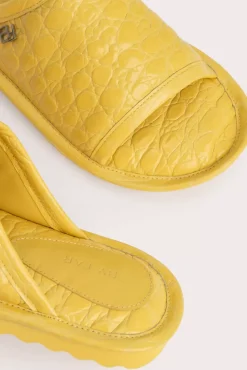 Ari Duckling Circular Croco Embossed Leather