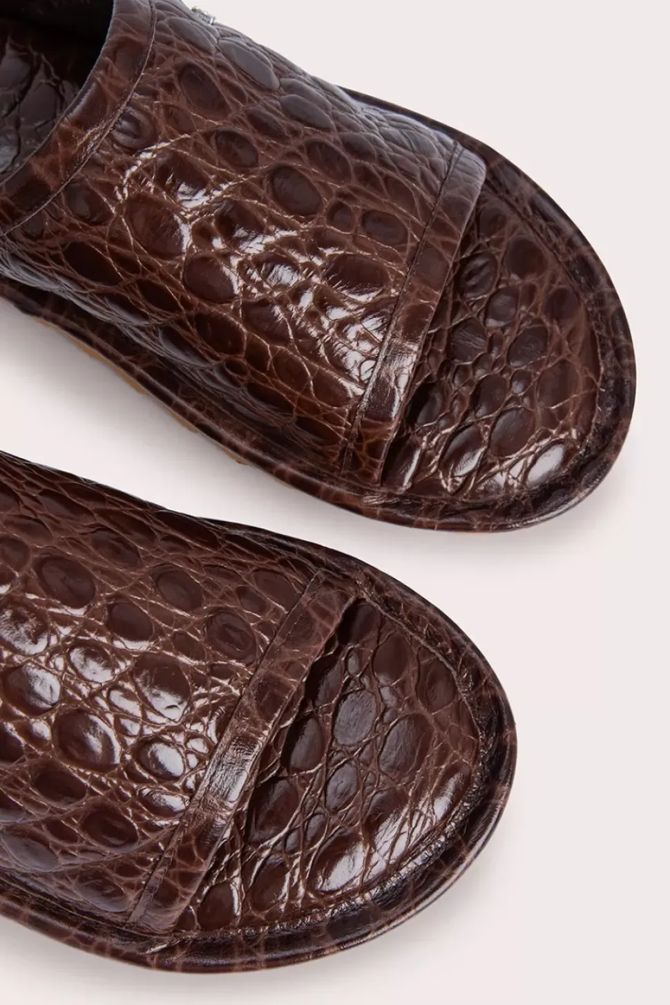 Ari Sequoia Circular Croco Embossed Leather