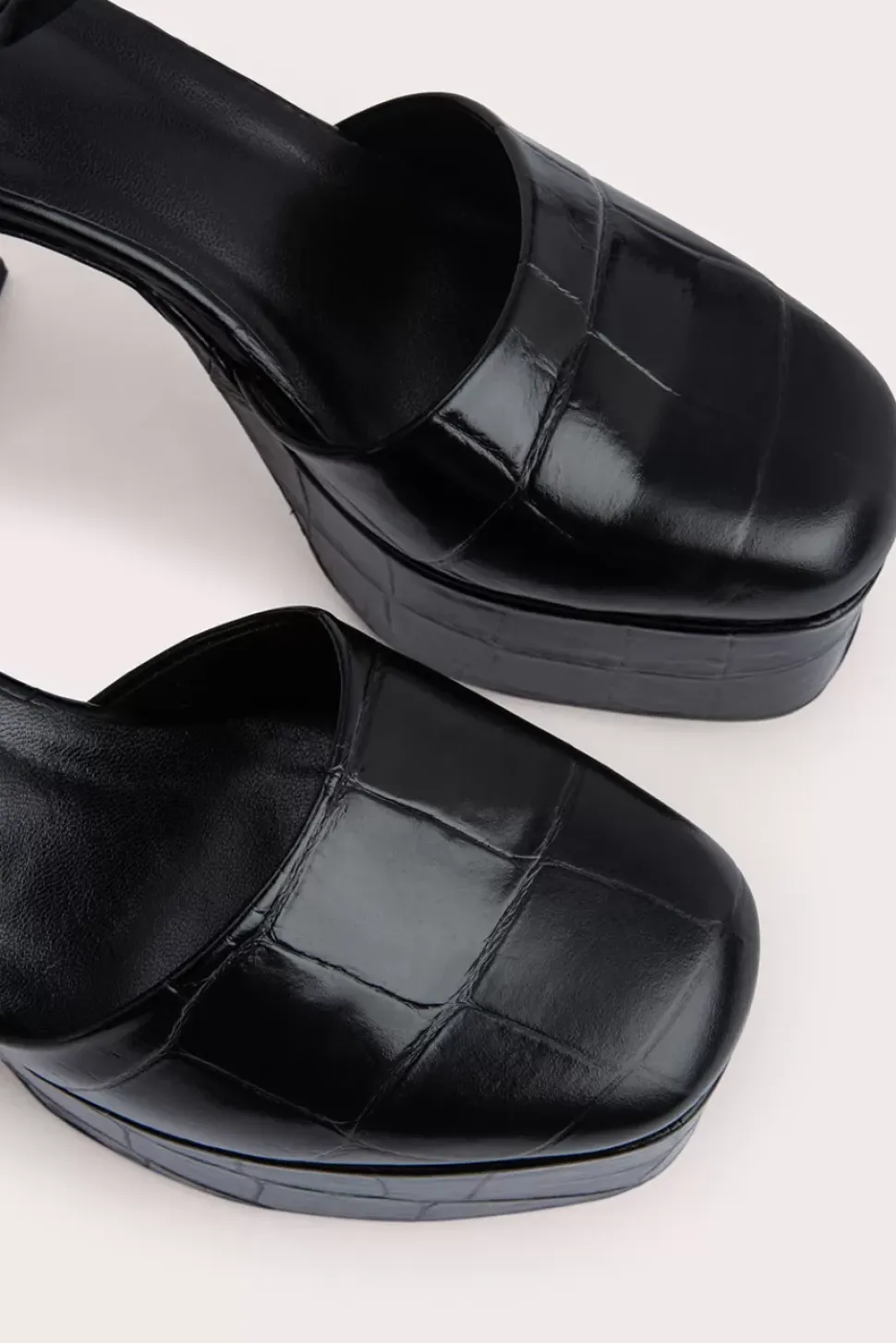 Barb Black Maxi Croco Embossed Leather