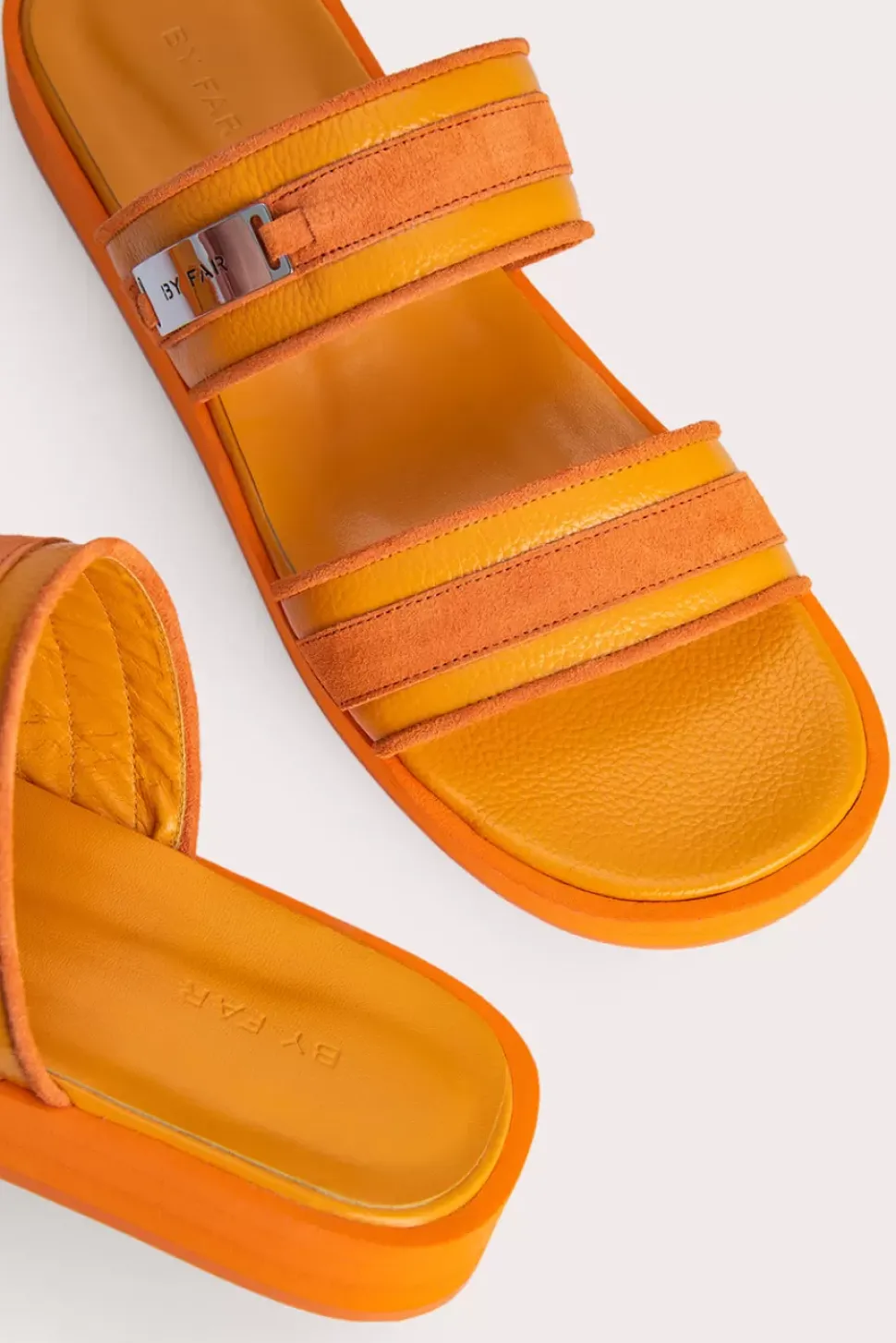 Easy Sunflower Gloss Grained Leather