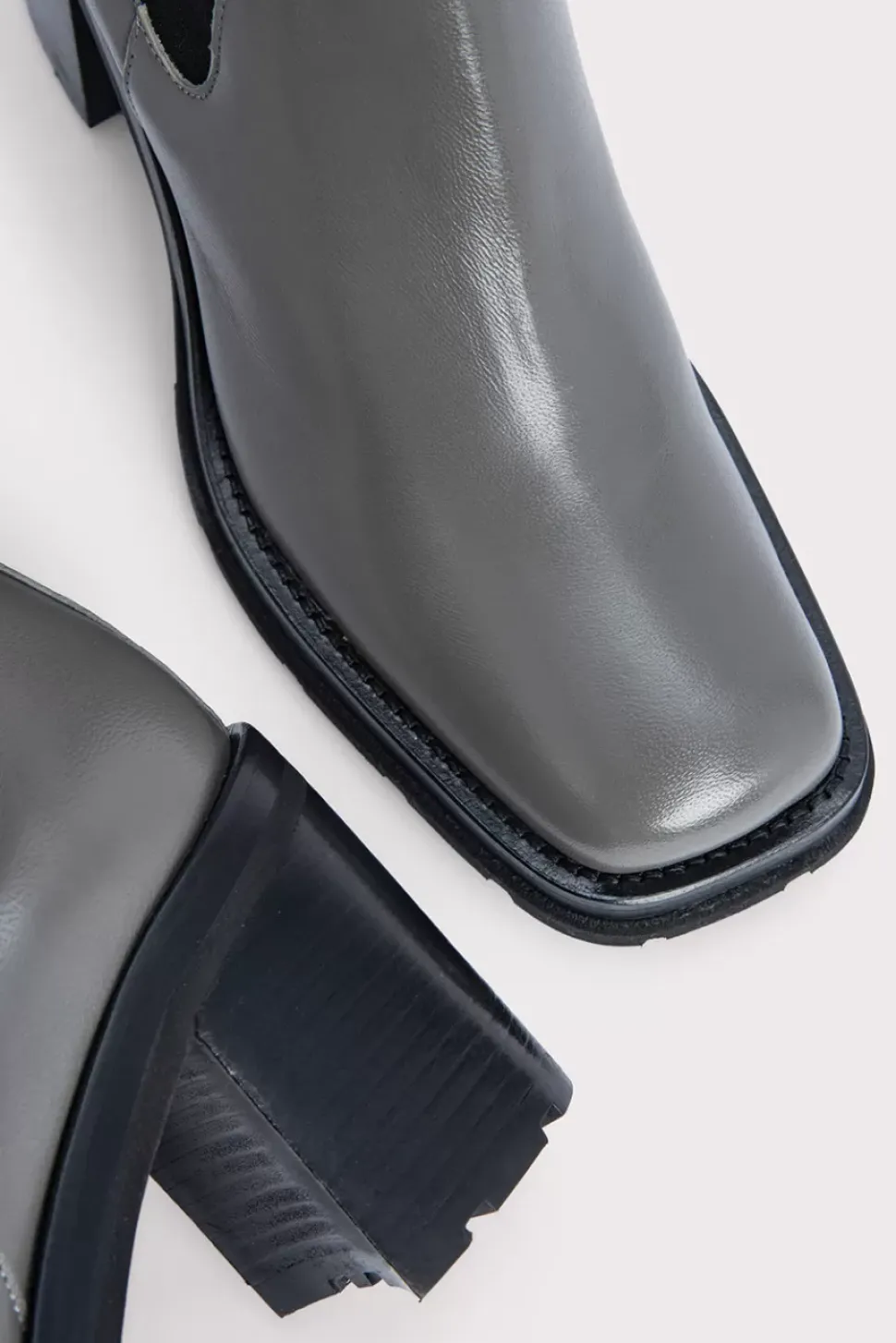 Elijah Cement Nappa Leather