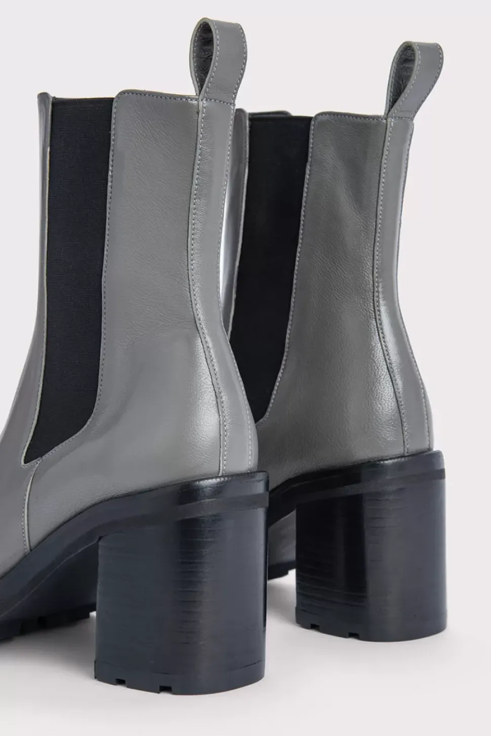 Elijah Cement Nappa Leather