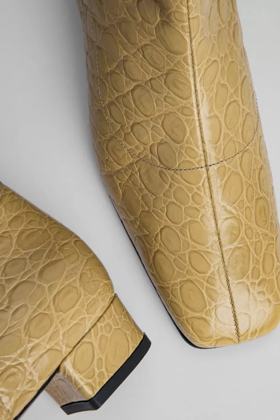 Este Boot Flax Circular Croco Embossed Leather