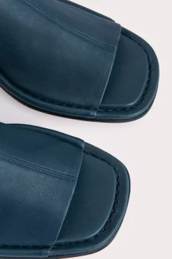 Frankie Cobalto Stretch Leather