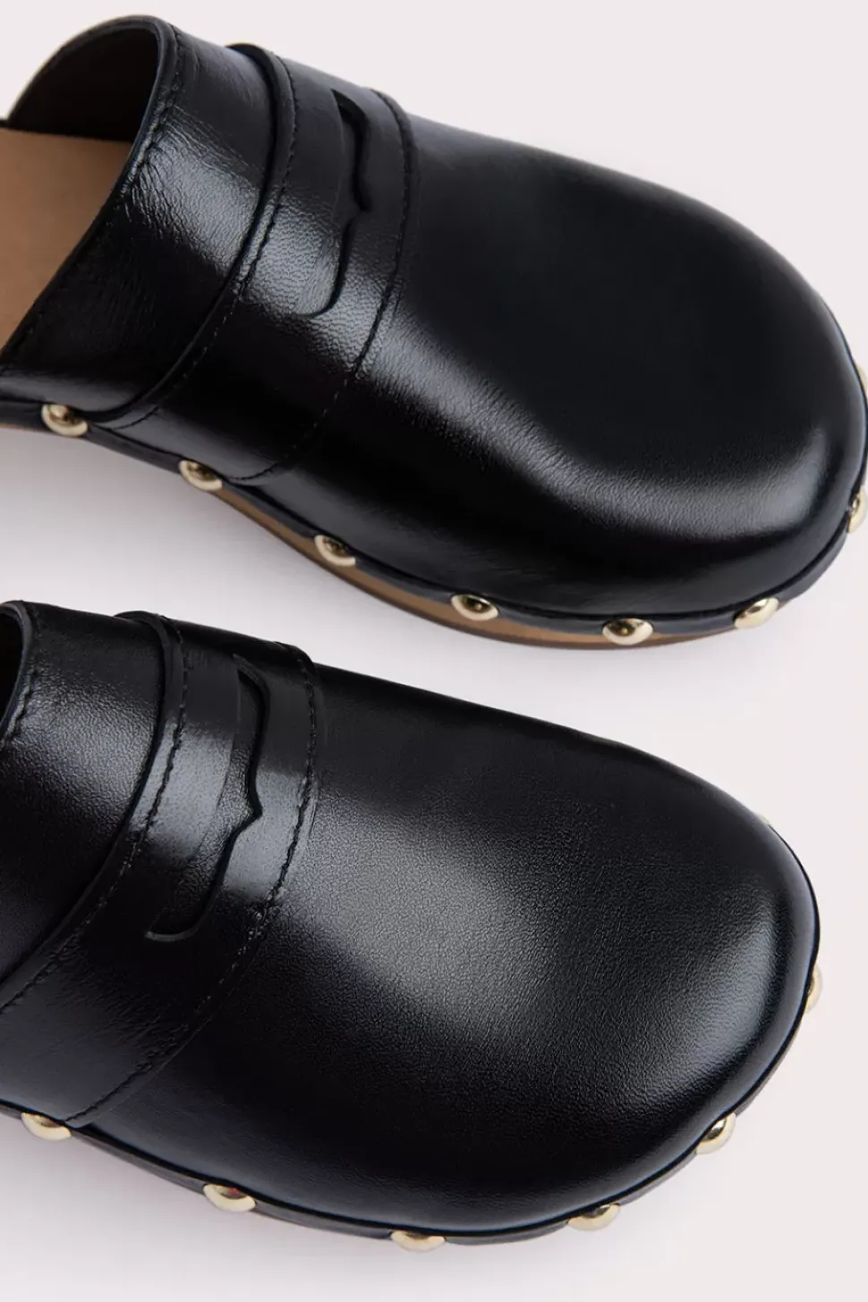 Hans Black Gloss Leather