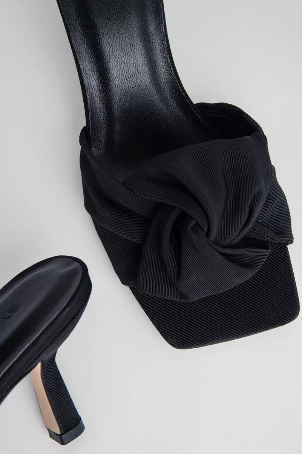 Lana Black Grosgrain