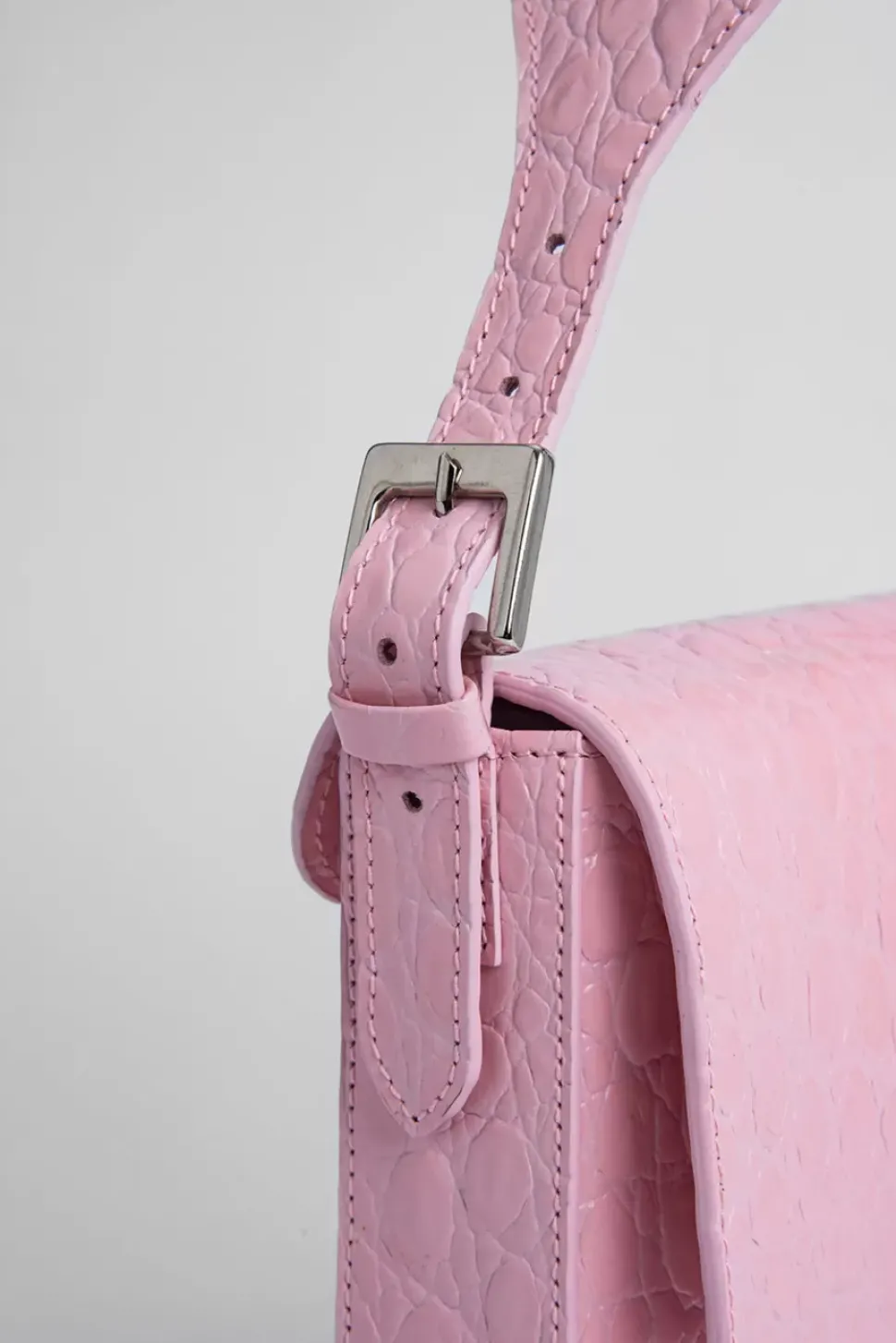 Manu Peony Circular Croco Embossed Leather
