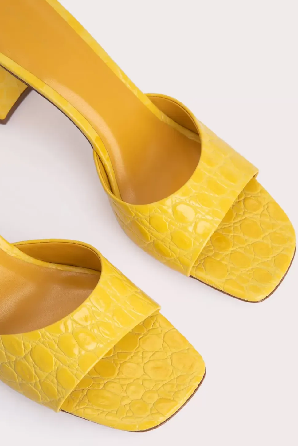 Michele Duckling Circular Croco Embossed Leather