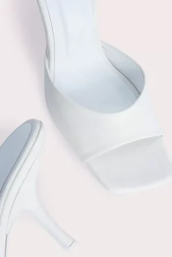 Mora White Gloss Grained Leather