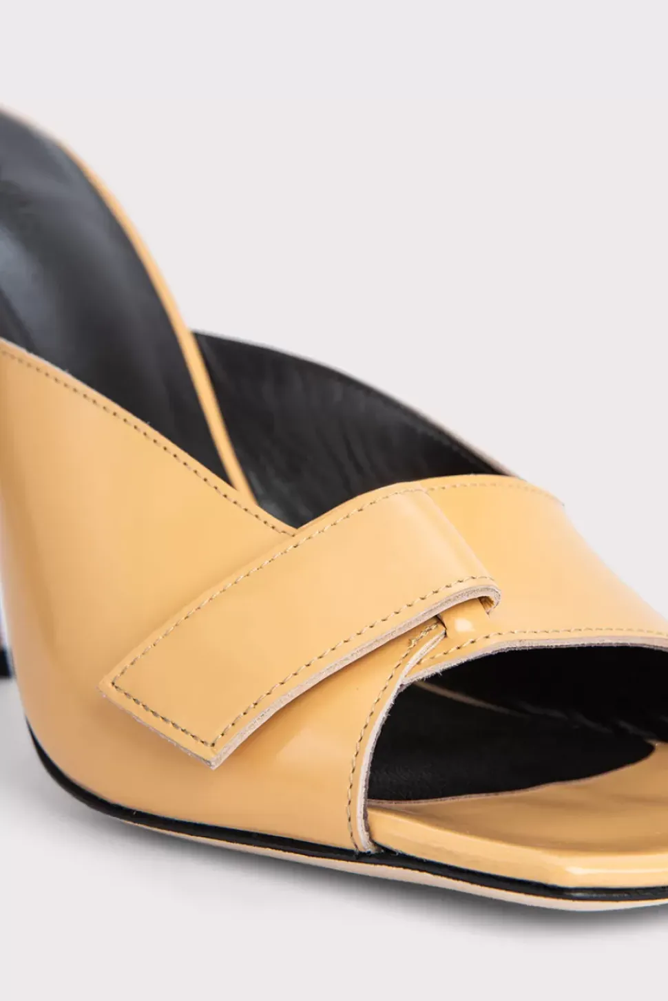 Olivia Biscuit Semi Patent Leather