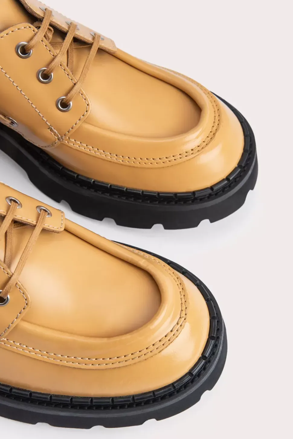 Stanley Biscuit Semi Patent Leather