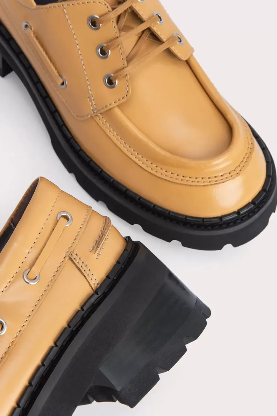 Stanley Biscuit Semi Patent Leather